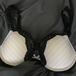 Victoria’s Secret push up bra 32D